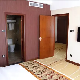 Cloud Holiday Hotel - Image 3