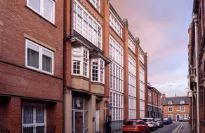 Luxury Apartment In The Heart of Leicester With Parking - Image 4