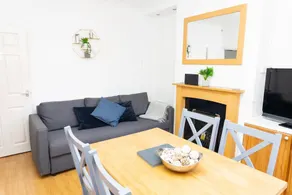 Karah Suites Alfred Street - Image 4
