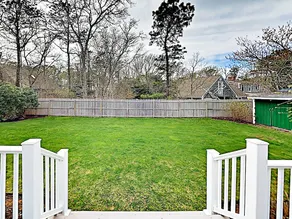 3br W/ Yard & Deck - Close To Schoolhouse Pond & Bike Path 3 Bedroom Home - Image 5