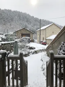 Les Trois Terres - Image 3