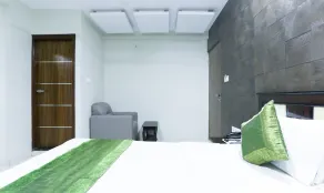 OYO 16744 Live Inn Castle - Image 3