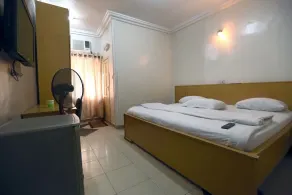 Semper Diamond Lodge - Image 3