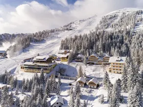 Luxurious Chalet in Katschberghöhe With Balcony - Image 2