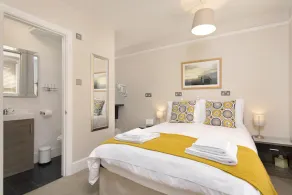 Redhouse - Image 3