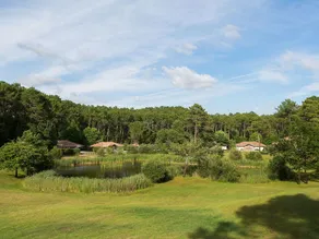Villa with garden near Etang de Laprade - Image 2