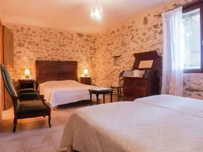 Stone Cottage on an Active Wine-growing Estate With a Swimming Pool - Image 2