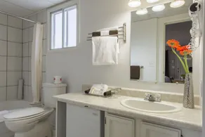 Maple Leaf Motel Inn Towne - Image 4