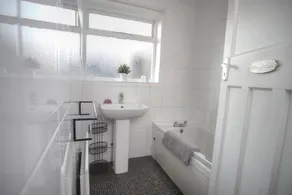 Short Stay Bristol - Druids Hill House - Image 5