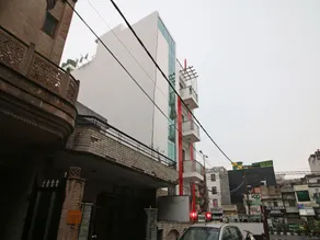 Oyo Rooms Pitampura - Image 5