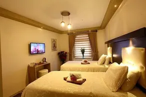 City Hotel - Image 5
