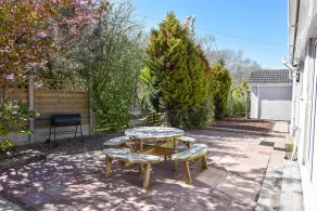 3 Bedroom Bungalow Moelfre- Private Garden,parking - Image 3