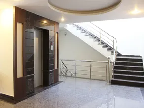 Capital O 3600 Hotel Royal Windsor - Image 3