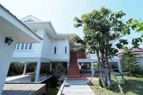 Marisa Villa Huahin - Image 4