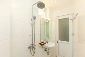 Ngan Son Hotel by OYO Rooms - Image 2