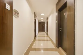 Sree Chandana Hotel by OYO Rooms - Image 5