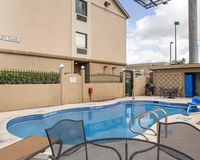 Shary Inn and Suites - Image 4