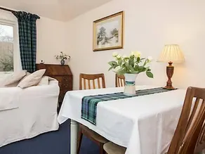 Holly Lodge & Cottage - Image 3