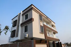 UK Villa By OYO Rooms - Image 3