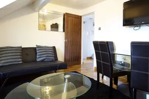 MCR Apartments - Manchester North - Image 2