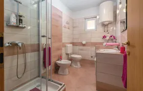 Awesome Home in Barban With Wifi and 3 Bedrooms - Image 2
