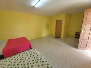 Spot On 90225 Barokah Chalet - Image 4