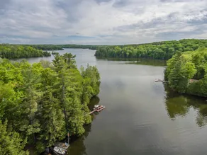 Stornoway is a Gorgeous Cottage Just 5 ft From White Lake! - Image 2
