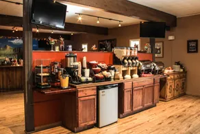 Yellowstone Pioneer Lodge - Image 2