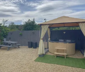 Familienorientierte gemütliche Lodge mit Whirlpool, Grill und Garten | Haustierfreundlich - Image 3