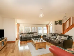 Marine Cottage - Image 2