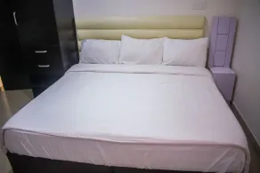Accent Host - Image 4