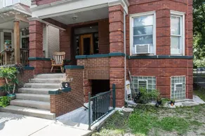 Mid Century Gem Comfort, Close To Train 3Bd - Image 3