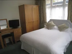Silverwood Lodge Guest House - Image 5