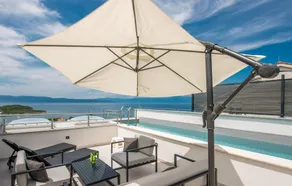 Beautiful Home in Njivice With Outdoor Swimming Pool, Wifi and 3 Bedrooms - Image 2