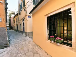 Charming Venetian Town House in the Old Town of Corfu - Image 3
