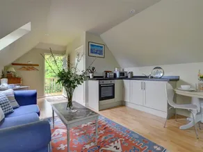 This Bespoke Timber Framed Barn has Recently Been Refurbished, With Pool - Image 2