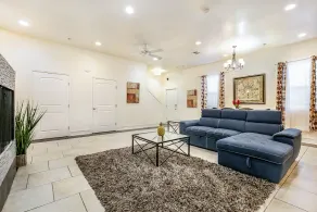Stylish Condos Close to Art and Culture - Image 4