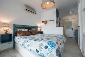 Marina Dor II - Image 2