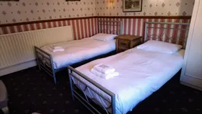 Lakes Lodge - Image 3