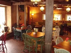 Zuber's Homestead Hotel - Image 5