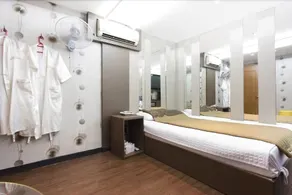 Venus Motel - Image 3