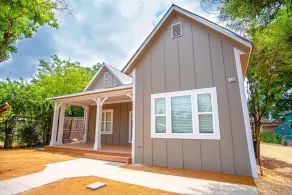Brand New Remodeled 3BR2BA House Near Downtown - Image 4