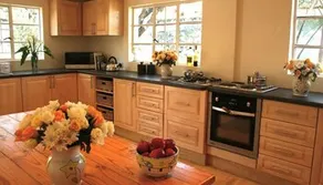 Travellers Guest House - Image 2