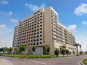 1 BR w Golf Course View Dubai South - Image 3