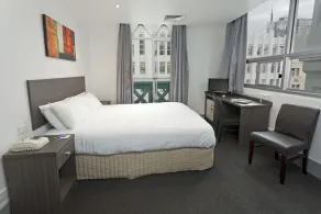 Causeway Inn On The Mall - Image 2