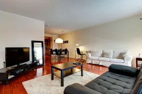 Bleury Furnished Suites by Hometrotting - Image 4