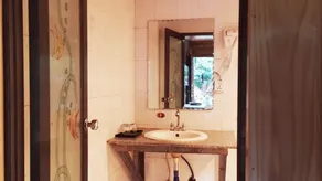 Apu Guest House - Image 2