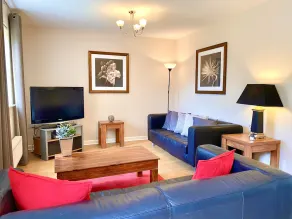 Aylesbury Contractor & Staycation Home - Image 2