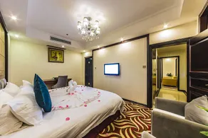 One Street Three Chengdu Hotel - Image 4