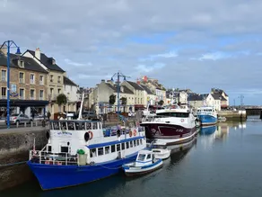 Cosy Holiday Home in Port-en-bessin-huppain With Terrace - Image 4